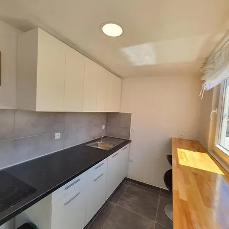 I Apartment